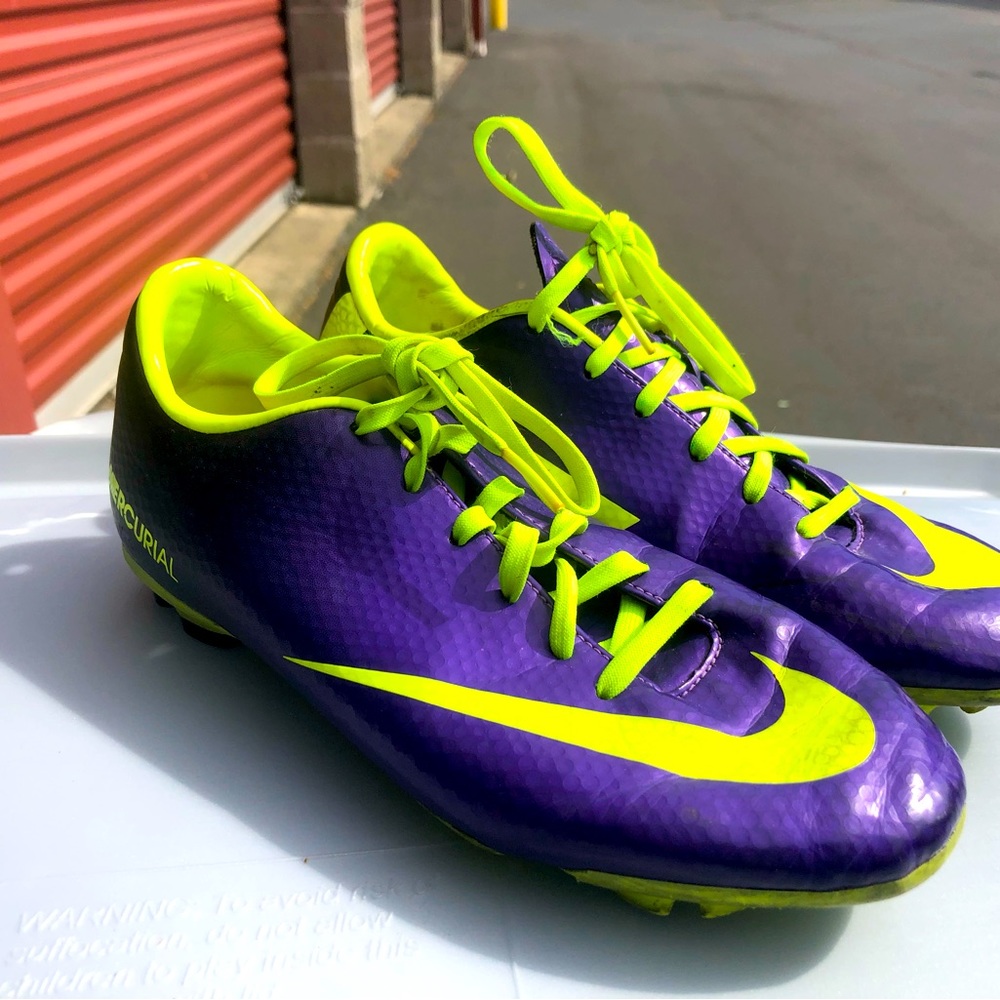 Nike Mercurial Victory IV FG Soccer Cleats 553631-570 Purple Volt Size 4Y